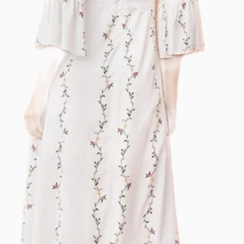 $8~SHEIN White BOHO Dress~NWOT~Size M. $8 WHEN BUNDLED WITH 3 OR MORE - Picture 6 of 11